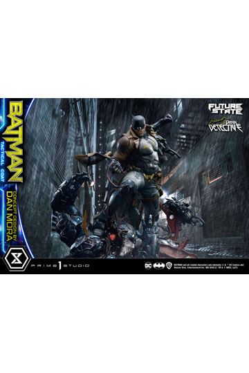 DC Comics Statue 1/4 Batman Dark Detective Tactical Coat Concept Design by Dan Mora 59 cm
