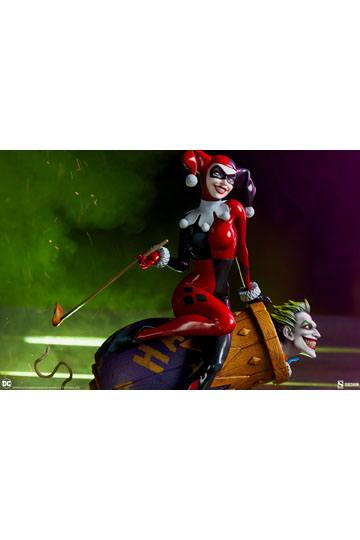 DC Comics Diorama Harley Quinn and The Joker 35 cm