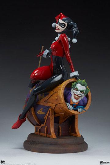 DC Comics Diorama Harley Quinn and The Joker 35 cm