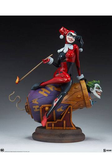 DC Comics Diorama Harley Quinn and The Joker 35 cm