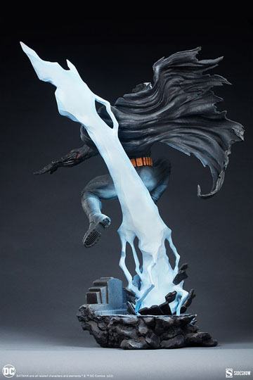 DC Comics Premium Format Statue Batman: The Dark Knight Returns 80 cm