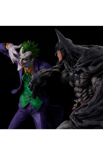 DC Comics Sofbinal Soft Vinyl Statue The Joker Laughing Purple Ver. 30 cm