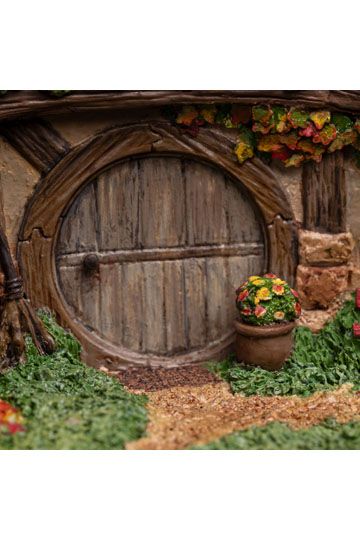 The Hobbit Trilogy Statue 18 Gardens Smial 15 cm