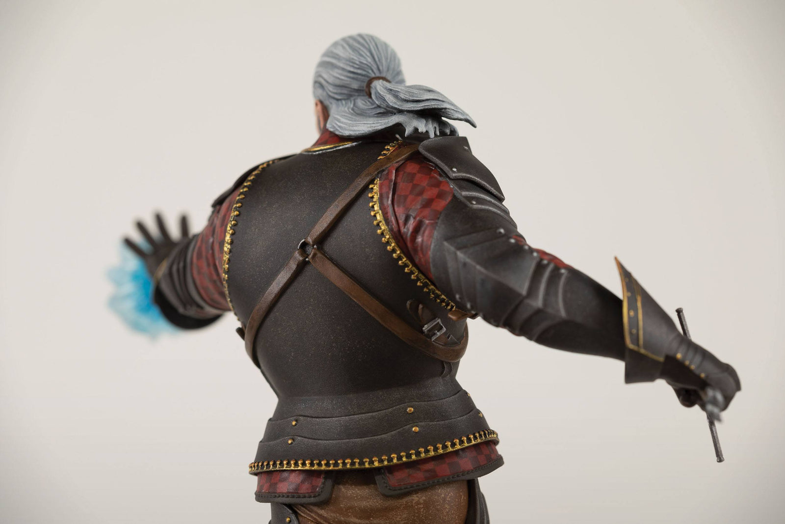 Witcher 3 Wild Hunt PVC Statue Geralt Toussaint Tourney Armor 20 cm