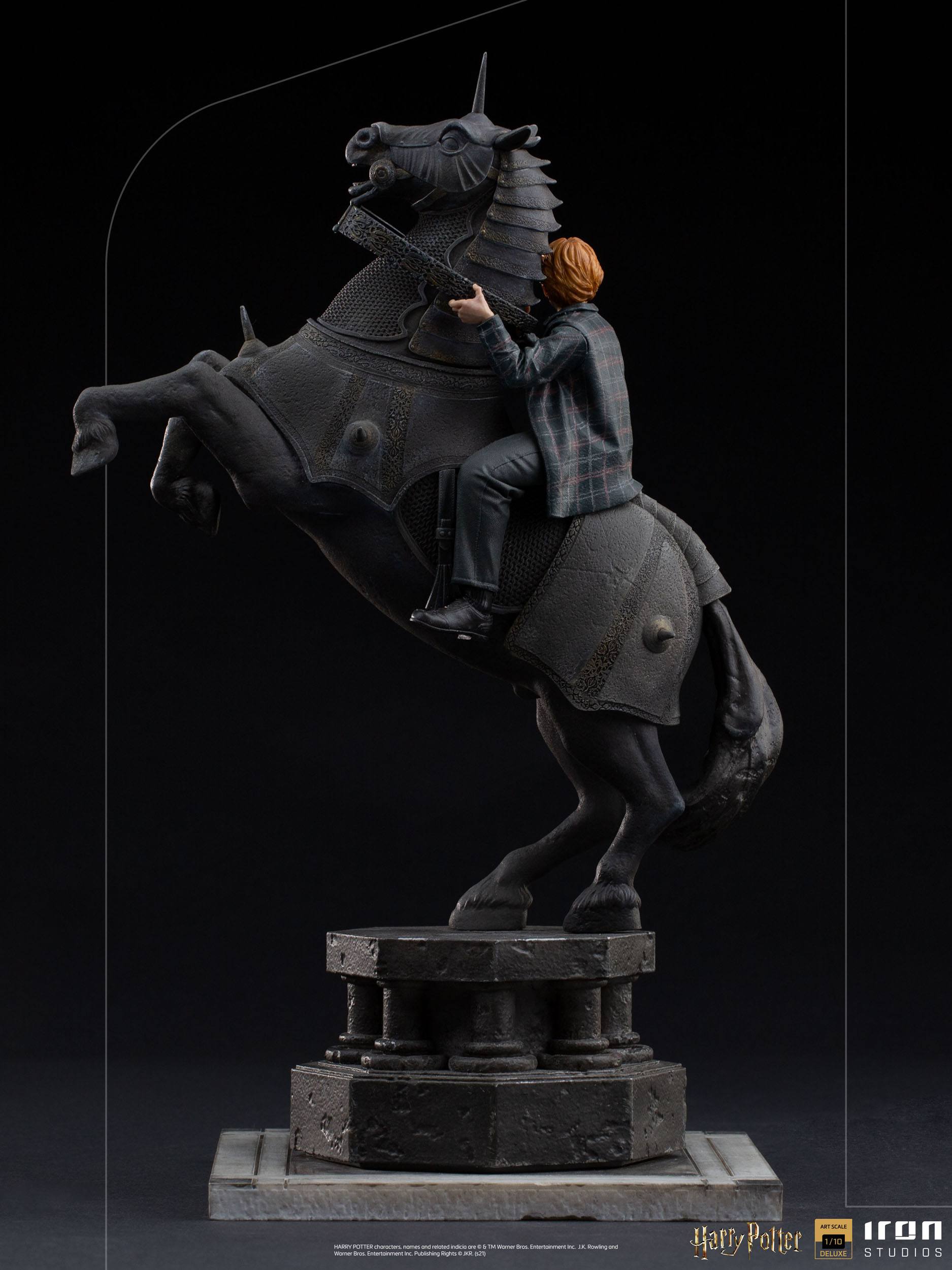 Harry Potter Deluxe Art Scale Statue 1/10 Ron Weasley at the Wizard Chess 35 cm