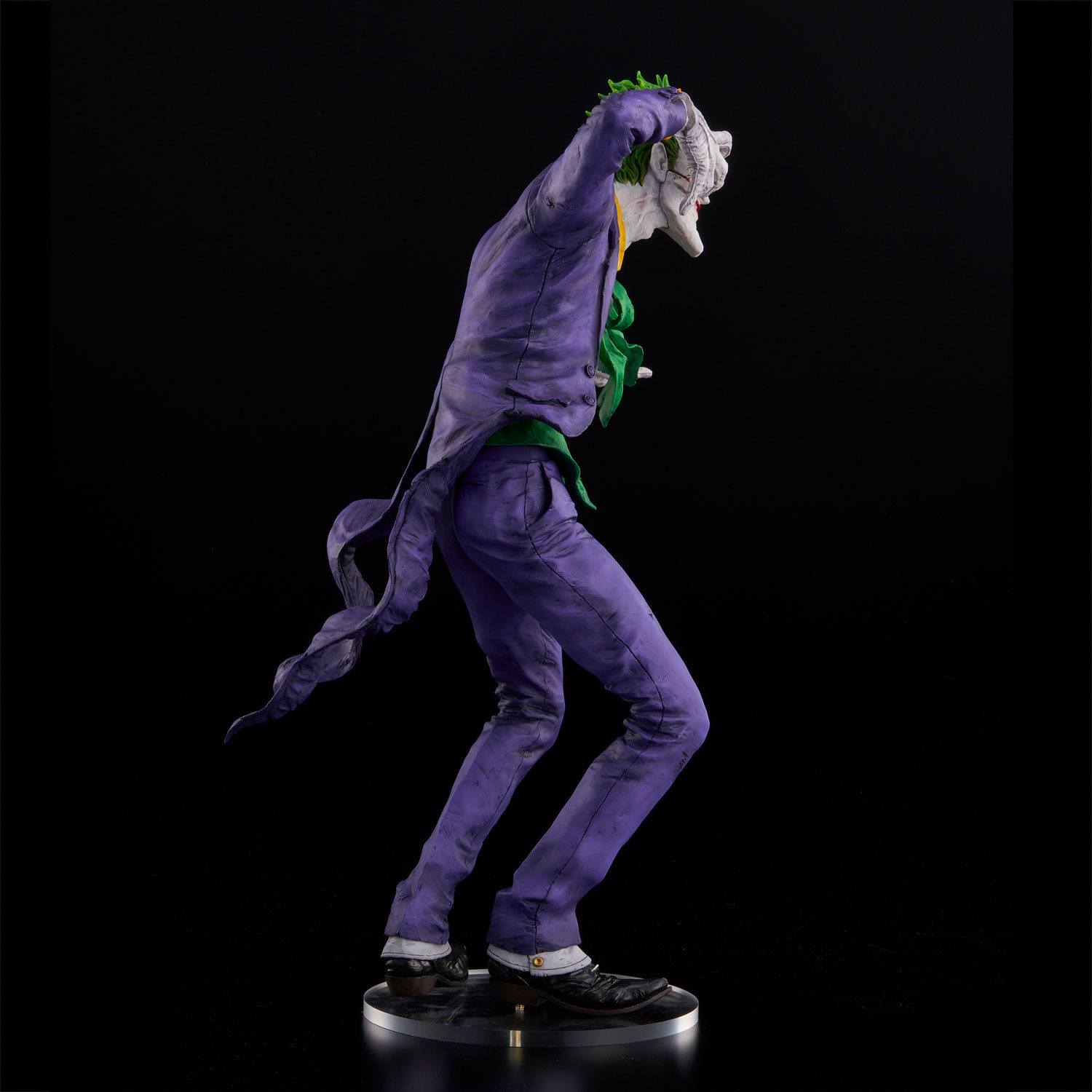 DC Comics Sofbinal Soft Vinyl Statue The Joker Laughing Purple Ver. 30 cm