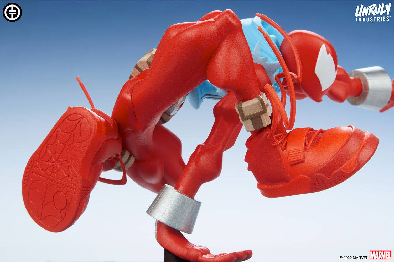 Marvel Designer Series Vinyl Statue Scarlet Spider by Tracy Tubera 14 cm