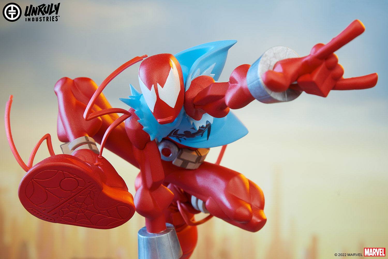 Marvel Designer Series Vinyl Statue Scarlet Spider by Tracy Tubera 14 cm