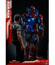 Iron Man 3 Diorama 1/6 Iron Man Mark VII (Open Armor Version) 32 cm