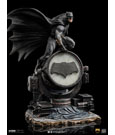 Zack Snyder's Justice League Deluxe Art Scale Statue 1/10 Batman on Batsignal 28 cm