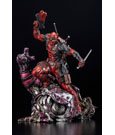 Marvel Fine Art Signature Series featuring the Kucharek Brothers Statue 1/6 Deadpool 36 cm