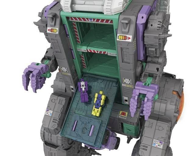 TRANSFORMERS GENERATIONS TITANS RETURN TRYPTICON AND FULL-TILT TITAN CLASS