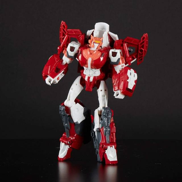 TRANSFORMERS GENERATIONS POWER OF THE PRIMES ELITA-1 VOYAGER CLASS