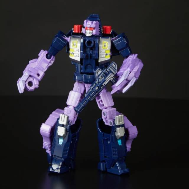 TRANSFORMERS GENERATIONS POWER OF THE PRIMES BLOT DELUXE CLASS