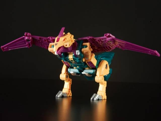 TRANSFORMERS GENERATIONS POWER OF THE PRIMES CUTTHROAT DELUXE CLASS