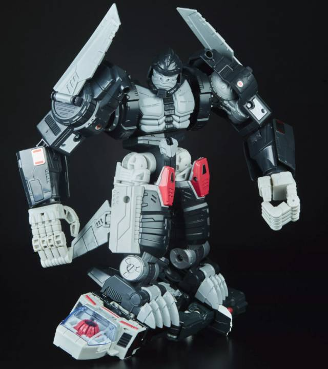 TRANSFORMERS GENERATIONS POWER OF THE PRIMES THRONE OF THE PRIMES SDCC EXCLUSIVE LEADER CLASS