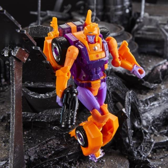 TRANSFORMERS GENERATIONS SELECTS WAR FOR CYBERTRON TRILOGY AUTOBOT LANCER