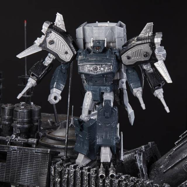 TRANSFORMERS GENERATIONS SELECTS WAR FOR CYBERTRON SIEGE GALACTIC MAN SHOCKWAVE GREY EXCLUSIVE LEADER CLASS |