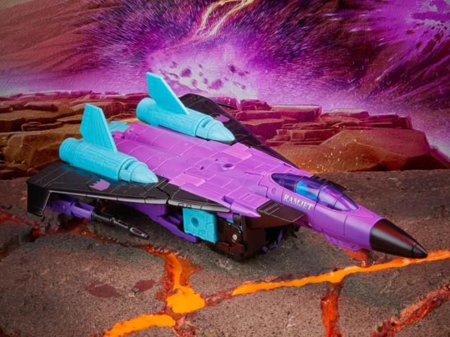 TRANSFORMERS GENERATIONS SELECTS WAR FOR CYBERTRON TRILOGY RAMJET
