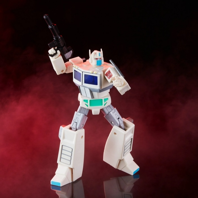 TRANSFORMERS GENERATIONS G1 ULTRA MAGNUS 6-INCH SCALE R.E.D. ROBOT ENHANCED DESIGN
