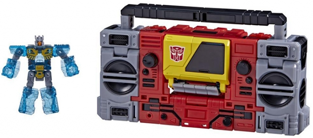TRANSFORMERS GENERATIONS LEGACY BLASTER LEGACY VOYAGER CLASS