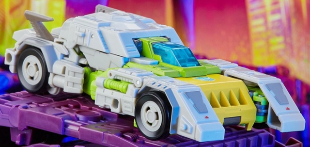 TRANSFORMERS GENERATIONS LEGACY WRECK N RULE COLLECTION AUTOBOT SPRINGER