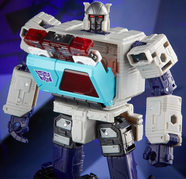 TRANSFORMERS GENERATIONS SHATTERED GLASS COLLECTION AUTOBOT BLASTER IDW SHATTERED GLASS IDW SHATTERED GLASS VOYAGER CLASS