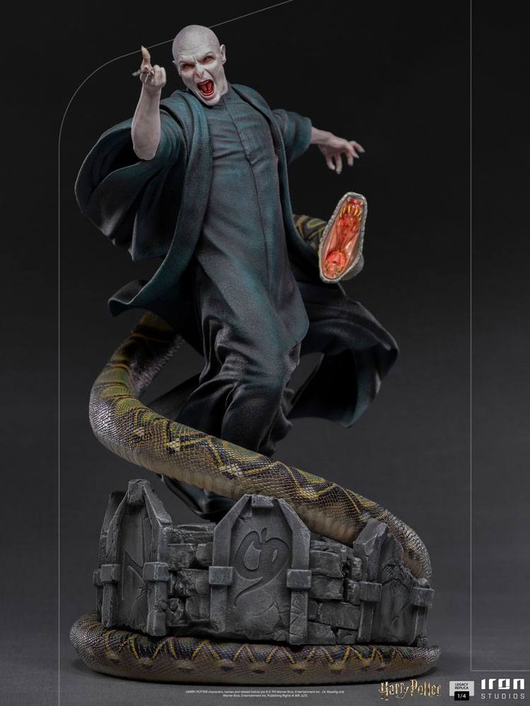 Harry Potter Legacy Replica Statue 1/4 Voldemort & Nagini 58 cm