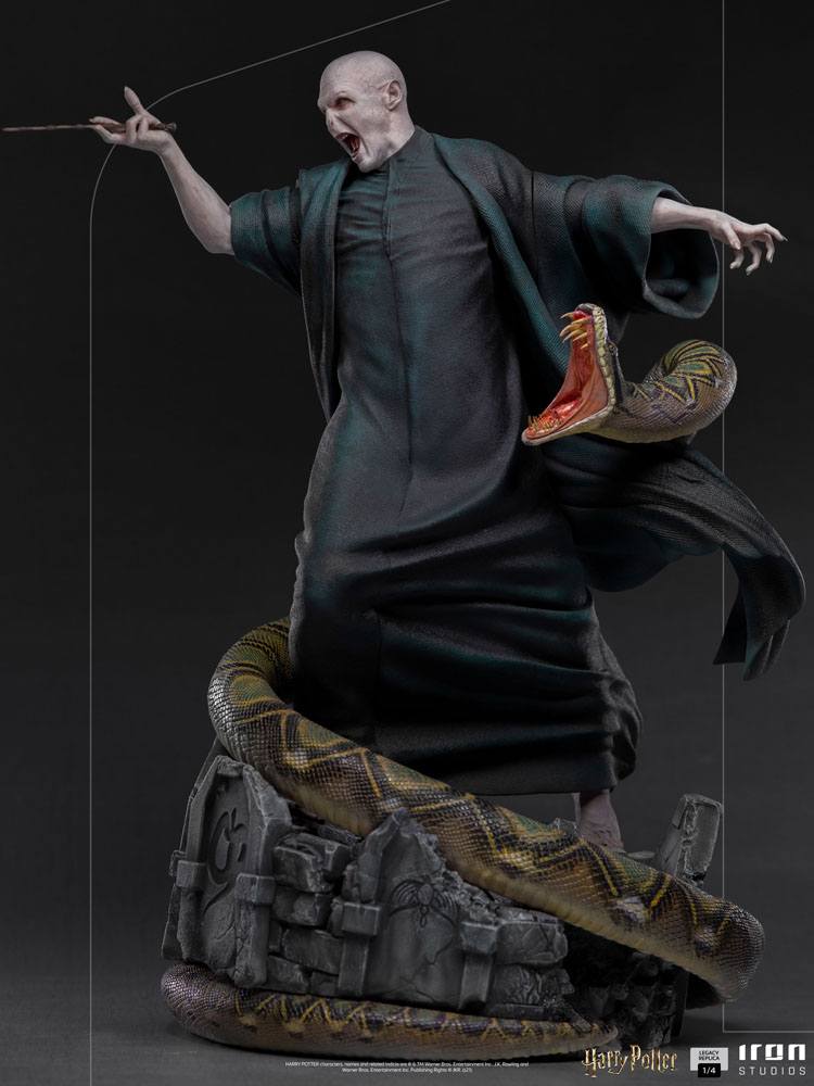 Harry Potter Legacy Replica Statue 1/4 Voldemort & Nagini 58 cm