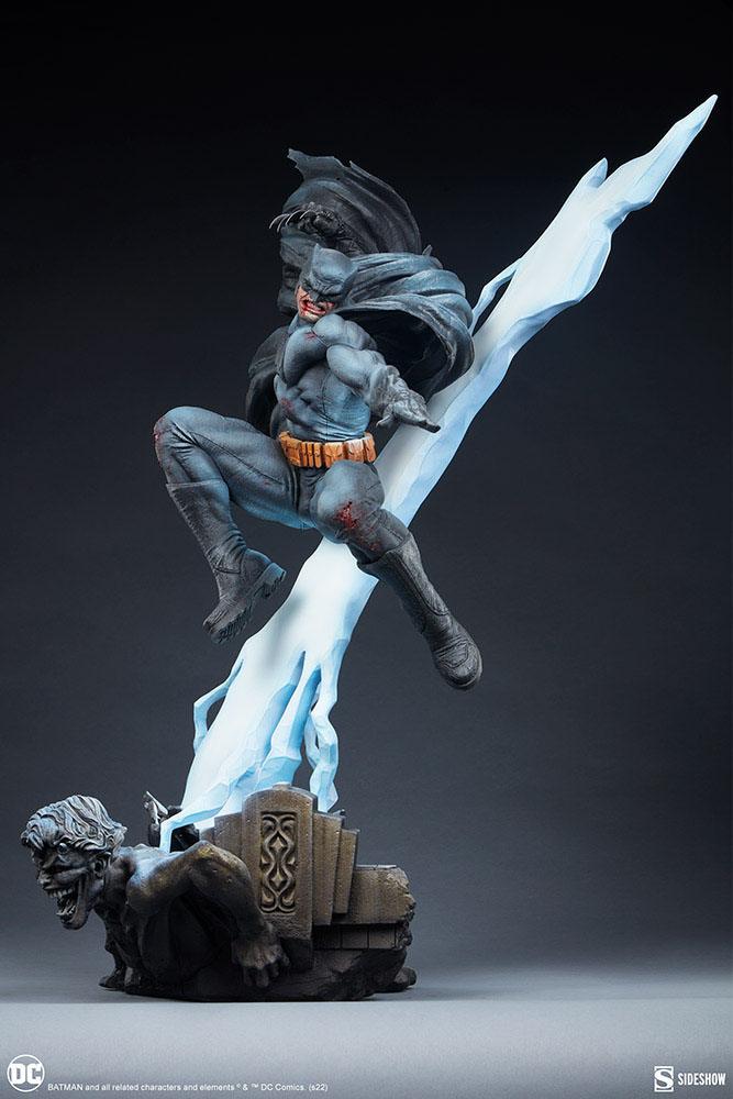DC Comics Premium Format Statue Batman: The Dark Knight Returns 80 cm