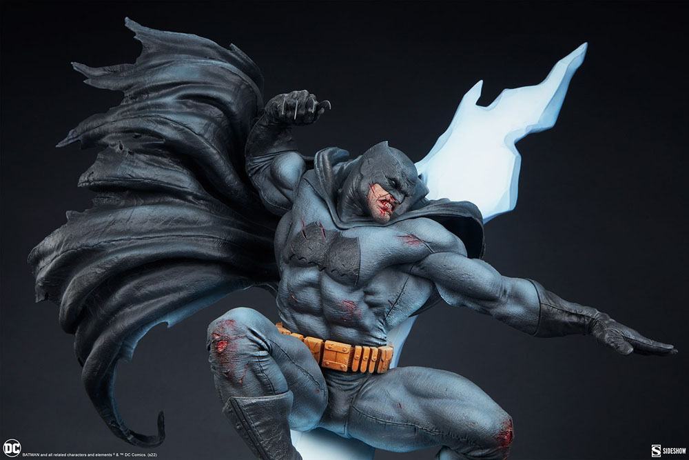 DC Comics Premium Format Statue Batman: The Dark Knight Returns 80 cm
