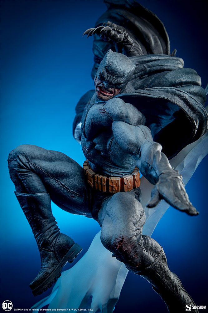 DC Comics Premium Format Statue Batman: The Dark Knight Returns 80 cm