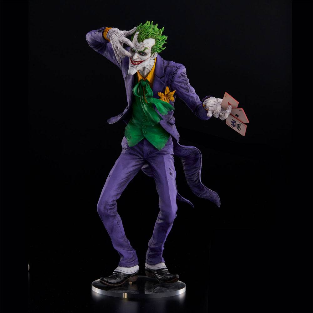 DC Comics Sofbinal Soft Vinyl Statue The Joker Laughing Purple Ver. 30 cm